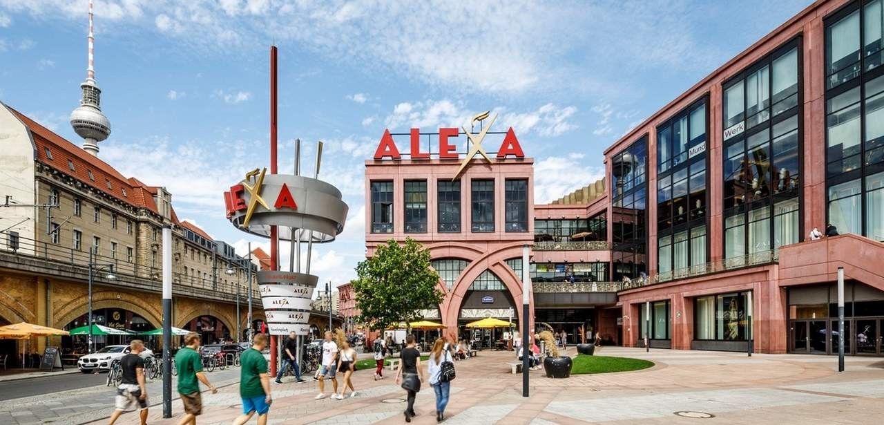 ALEXA Alexanderplatz präsentiert neu gestalteten Eingangsbereich im eleganten (Foto: Fotografie Neuhaus für Sonae Sierra)